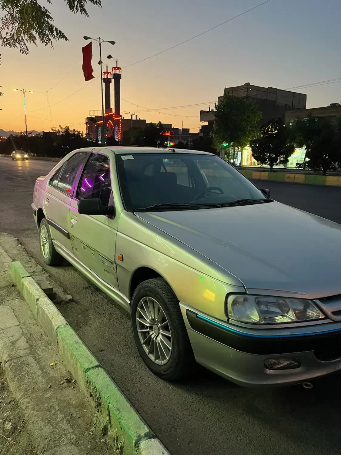 پژوپارس نقره ای مدل ۷۹|خودرو سواری و وانت|کاشان, معلم|دیوار