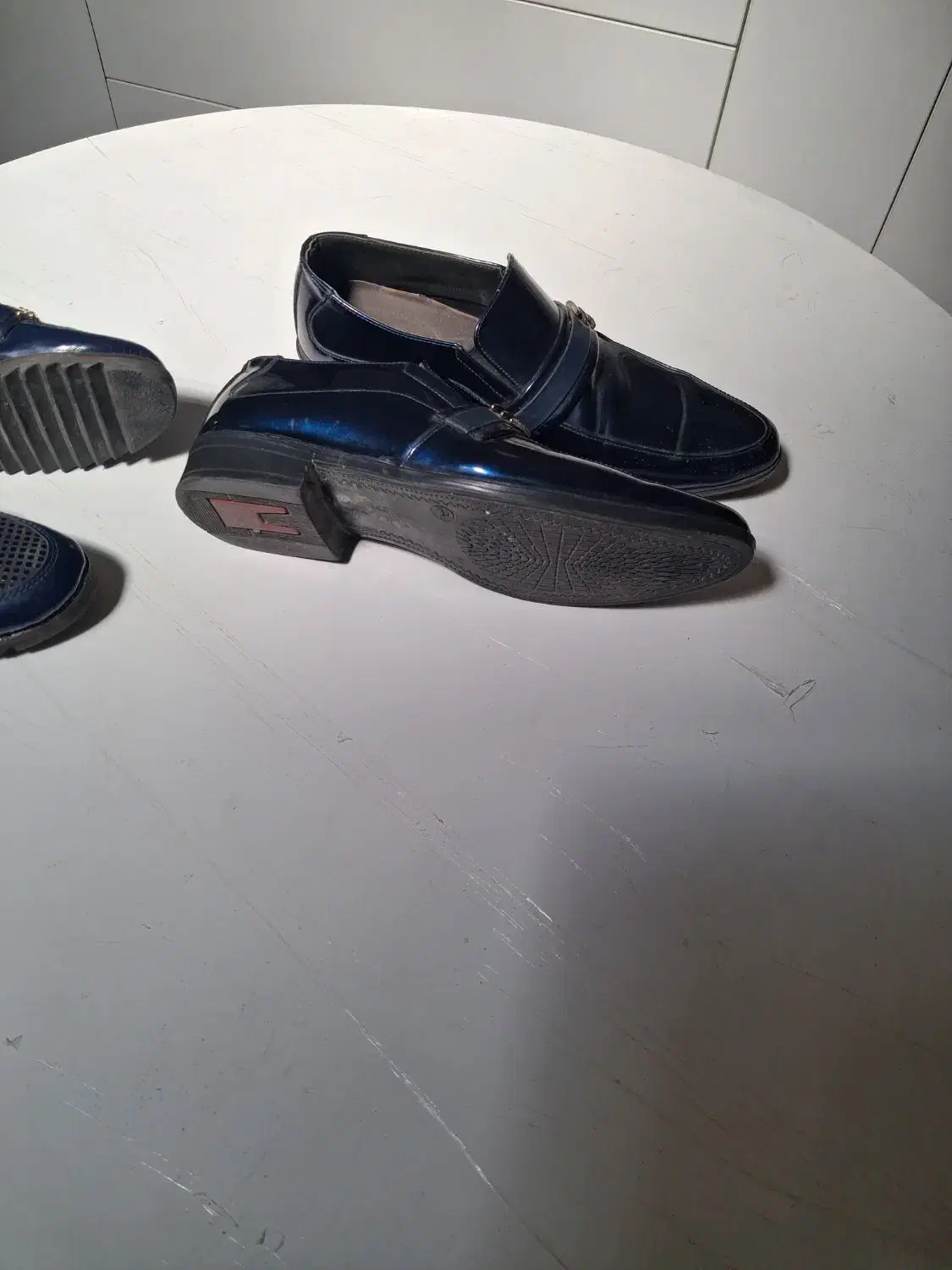 کفش نو نو|کیف، کفش، کمربند|قیدار, |دیوار