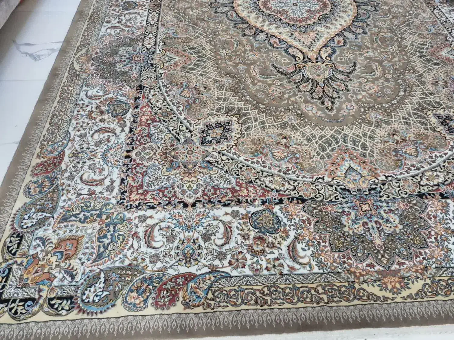 فرش ۹ متری ۷۰۰ شانه|فرش|بندرعباس, |دیوار