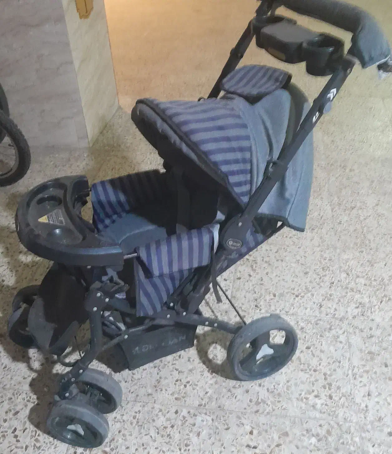 کالسکه درحدنو|کالسکه و لوازم جانبی|لاهیجان, قیام|دیوار