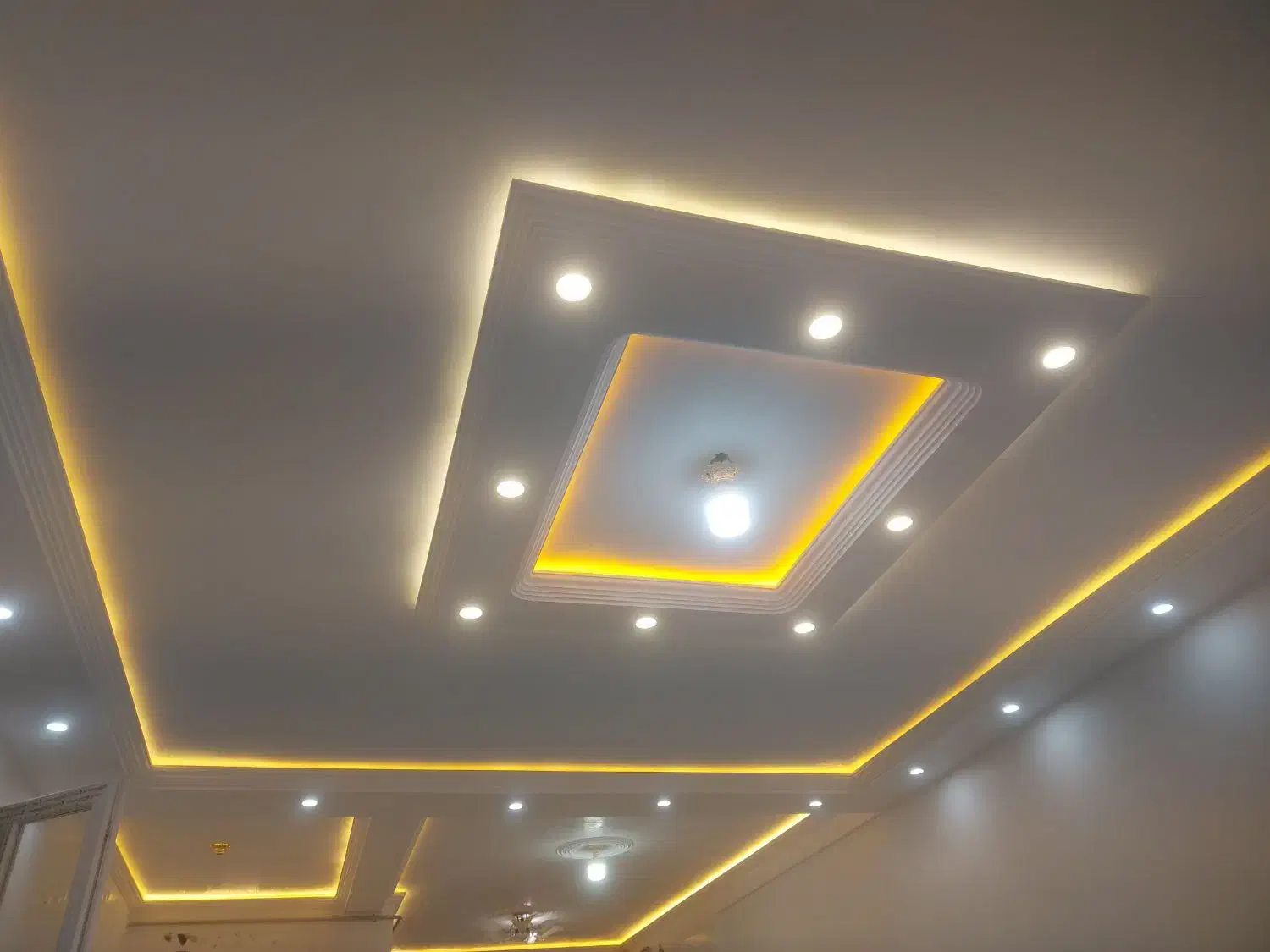 گچکاری وگچ وخاک وابزار زنی|خدمات پیشه و مهارت|سقز, |دیوار