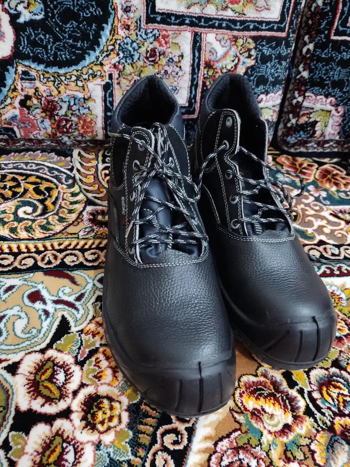 کفش کار سایز ۴۲ نو|کیف، کفش، کمربند|اقبالیه, |دیوار