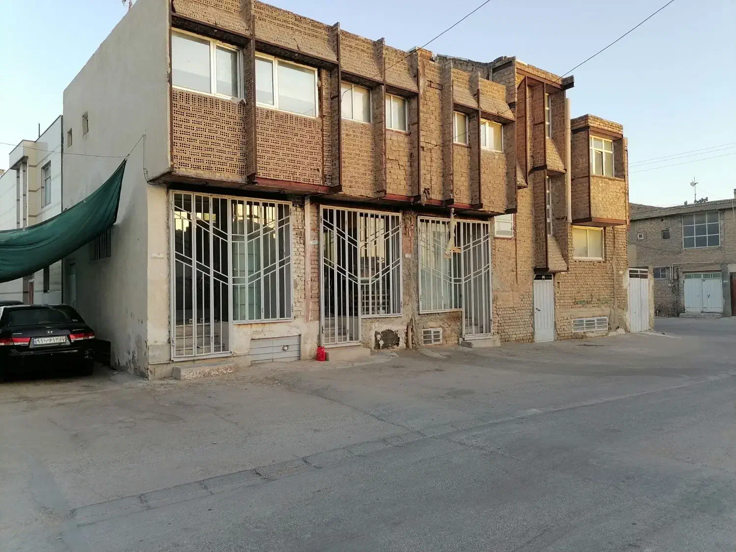 فروشی، منزل 3 طبقه و 4مغازه|فروش خانه و ویلا|اصفهان, سنجوانمره|دیوار