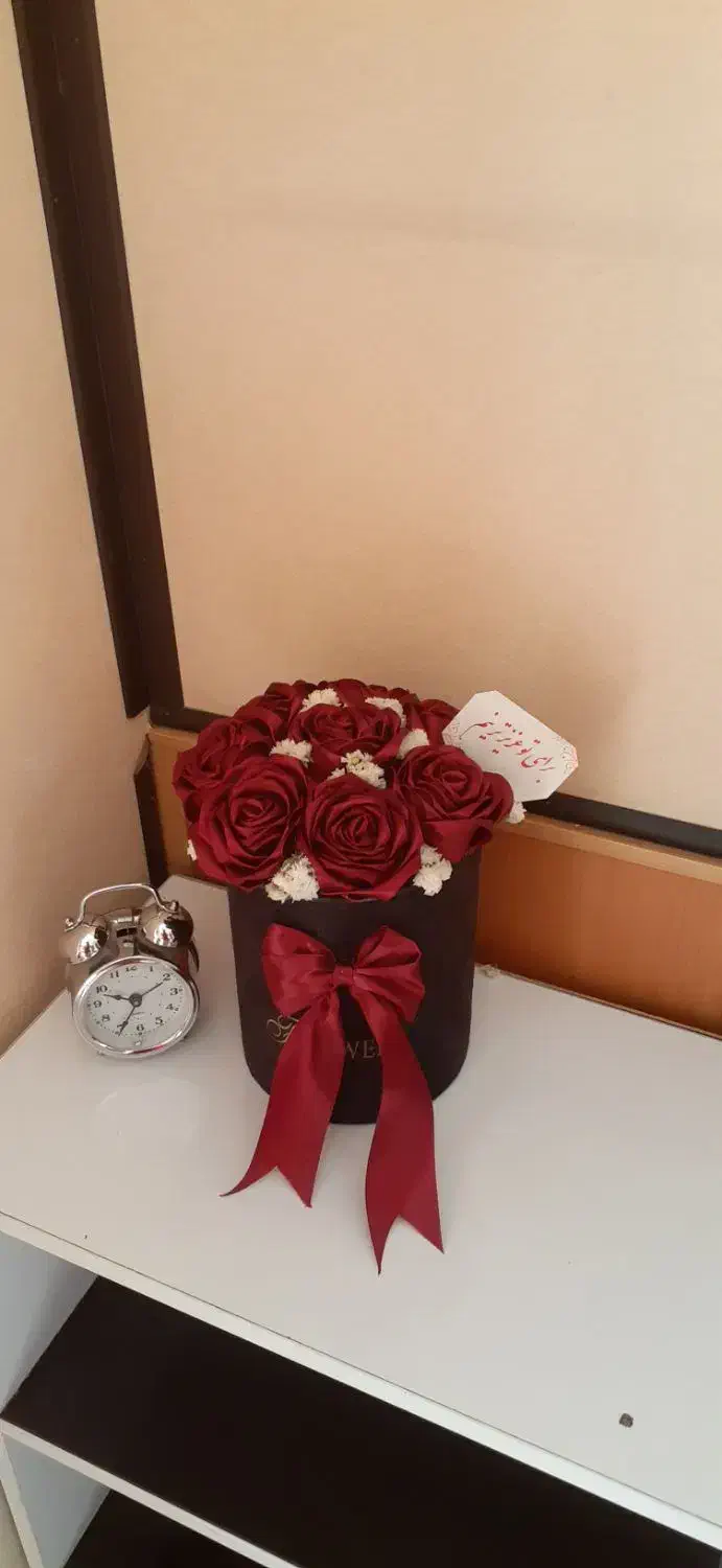 دسته گل و باکس روبانی آماده فروش (آف off)|گل مصنوعی|شیراز, شهرک سراج‎|دیوار