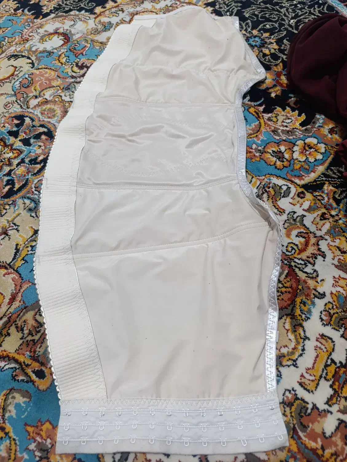 گن  سالم|لباس|اصفهان, بهارستان|دیوار