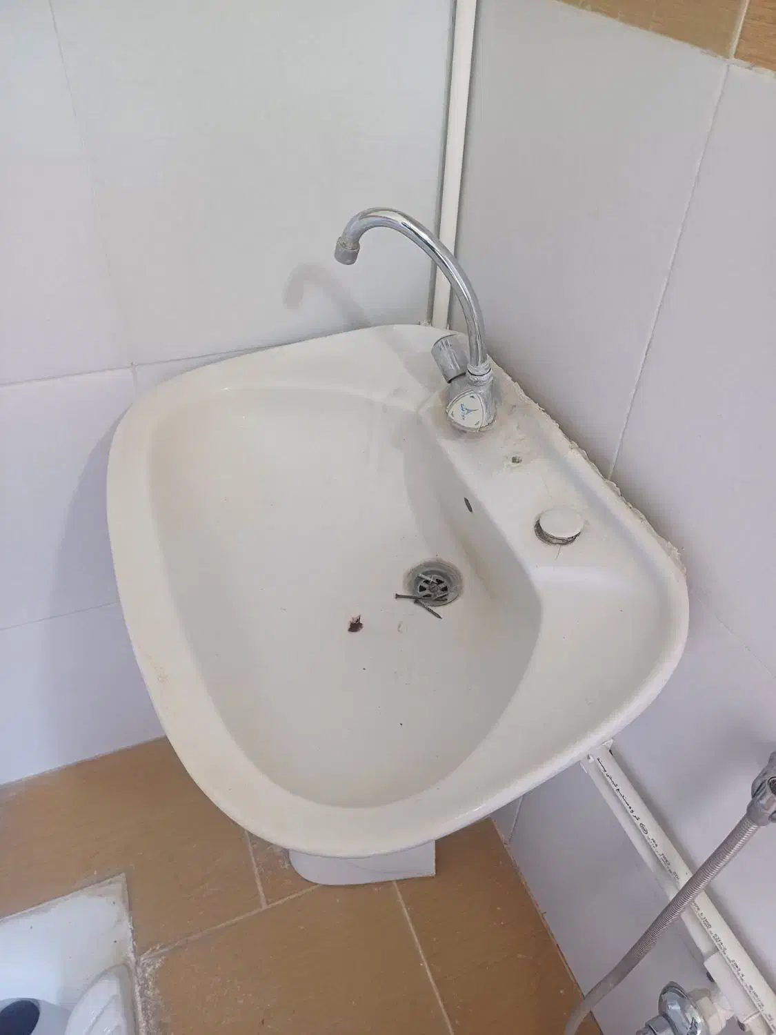 دستشویی و شیر آب|لوازم سرویس بهداشتی|شاهرود, |دیوار