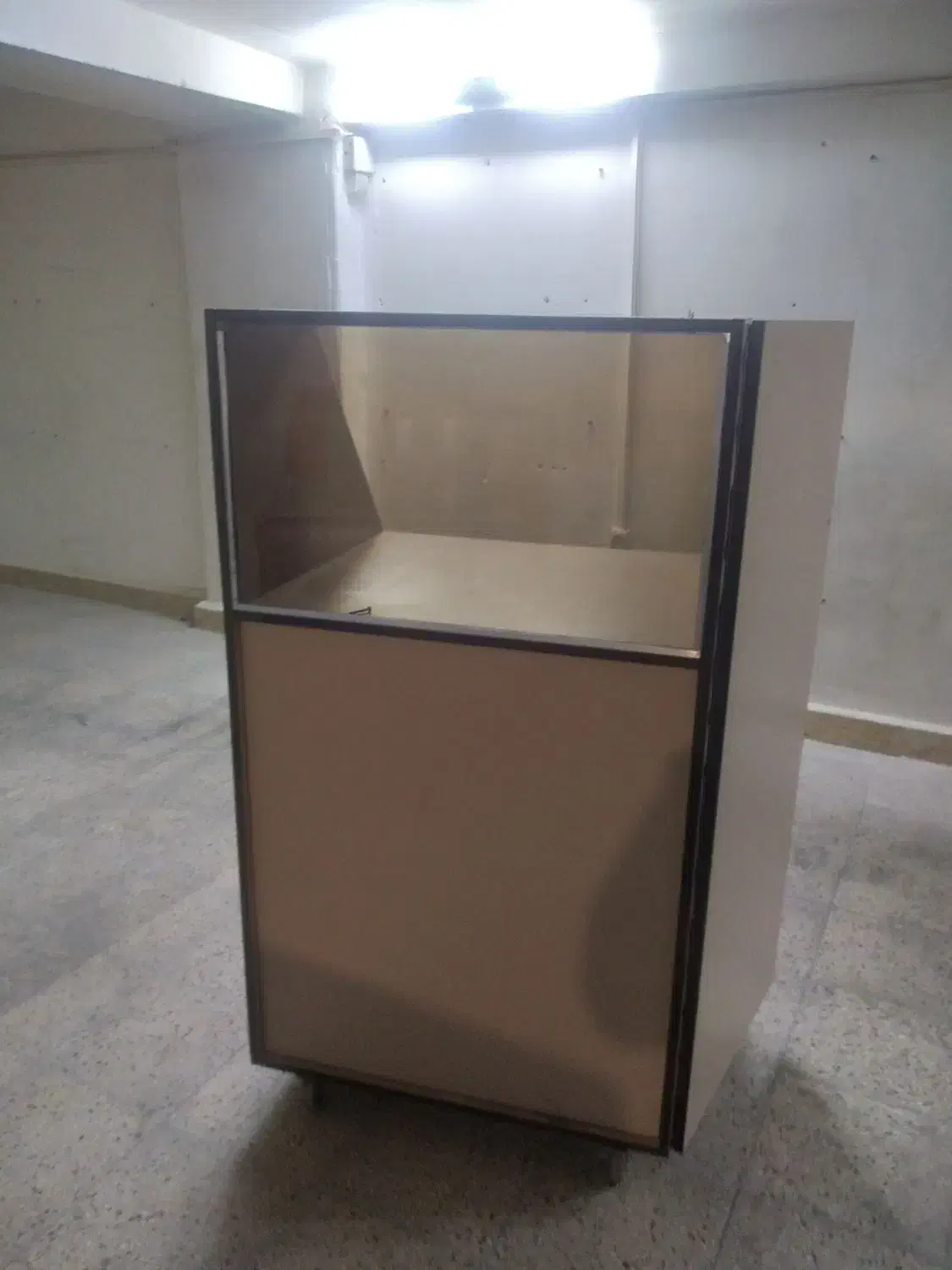 کانتر (میز پذیرش/صندوق داری) قیمت قابل مذاکره،سالم|مبلمان اداری|تهران, باغ فیض|دیوار