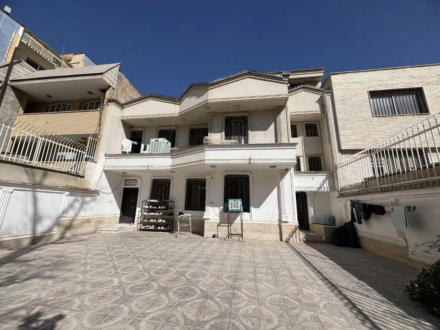 خوابگاه دخترانه پرنیا|اجارهٔ کوتاه‌مدت آپارتمان و سوئیت|شیراز, خلدبرین|دیوار