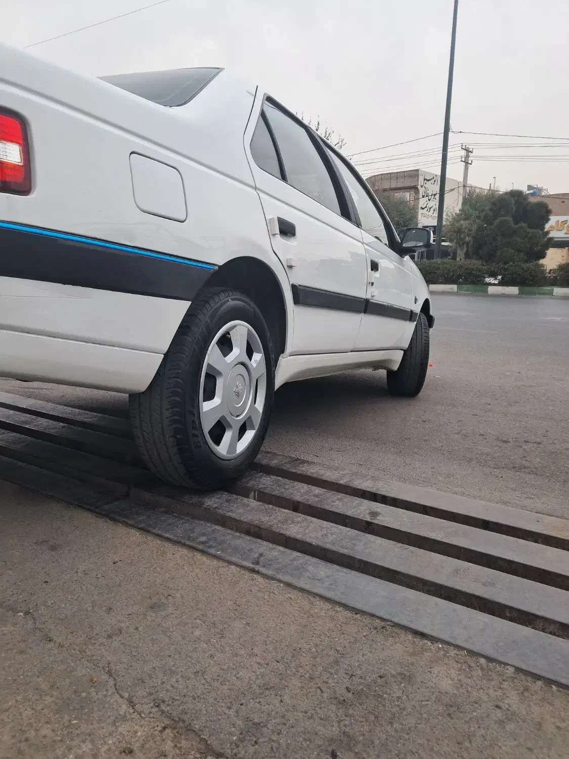 اس ال ایکس در حد|خودرو سواری و وانت|قم, محمد آباد|دیوار