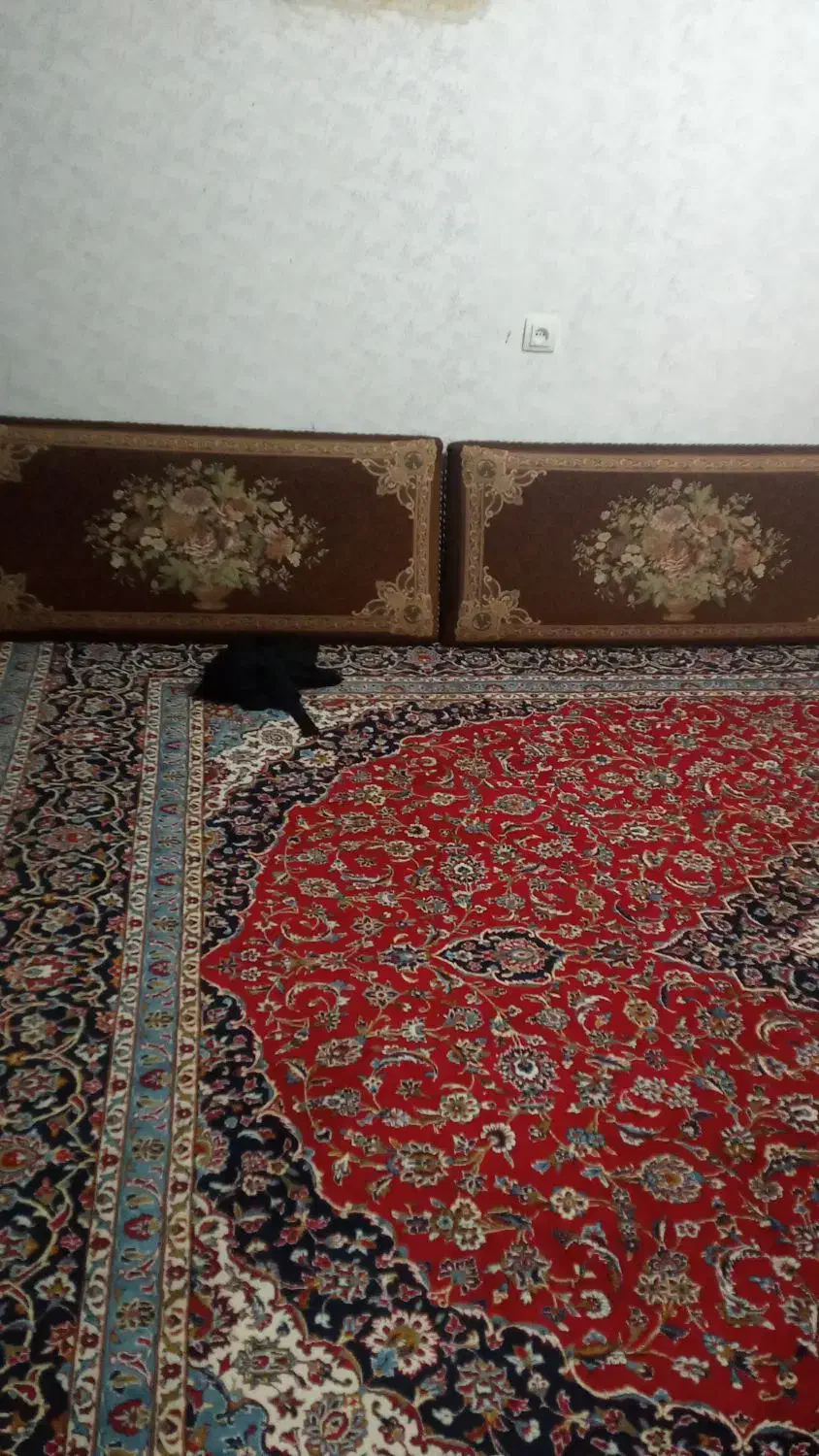 پشتی.تمیزومحکم|پشتی|دشت ذهاب, |دیوار