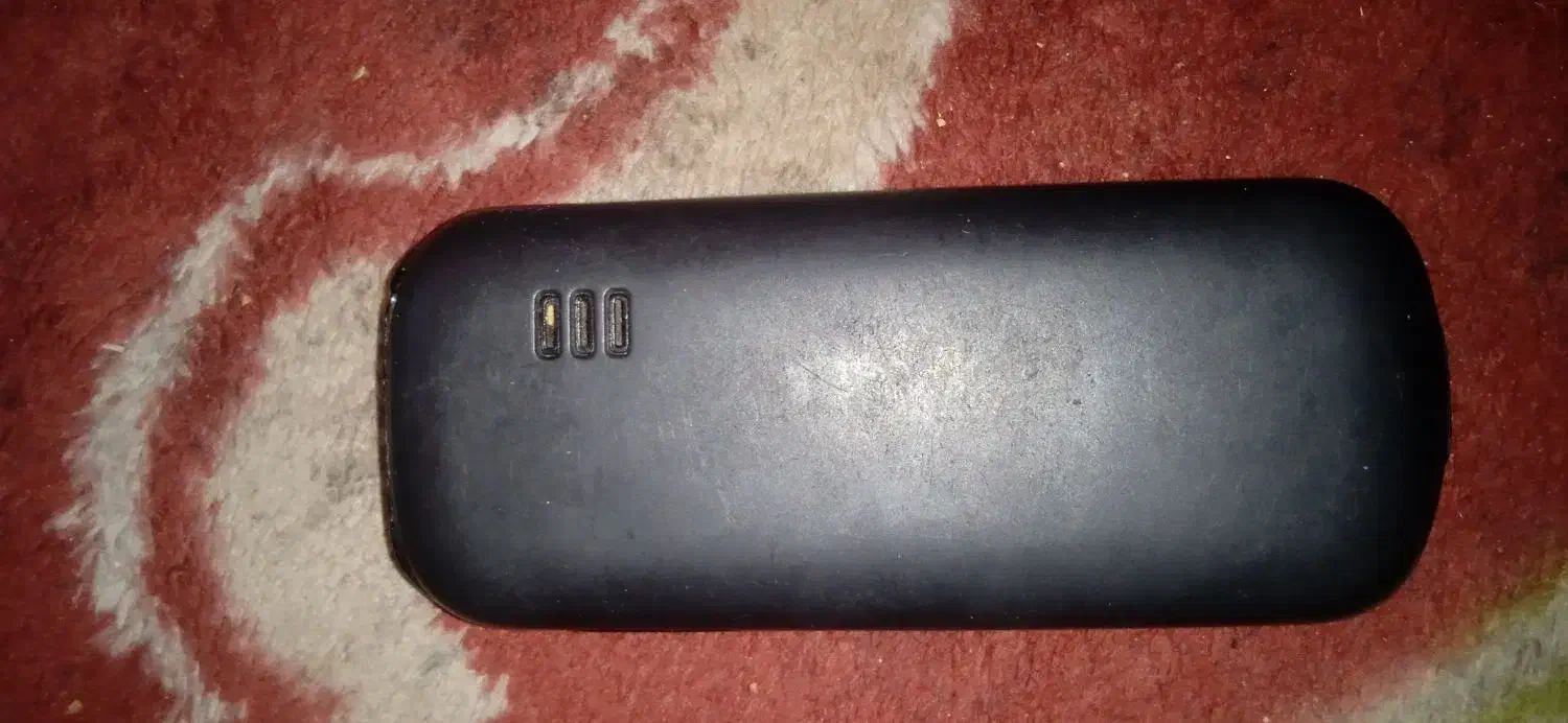 نوکیا قدیمی یک سیم‌کارته در حد نو ب فروش می‌رسد|موبایل|شیراز, شاهچراغ|دیوار