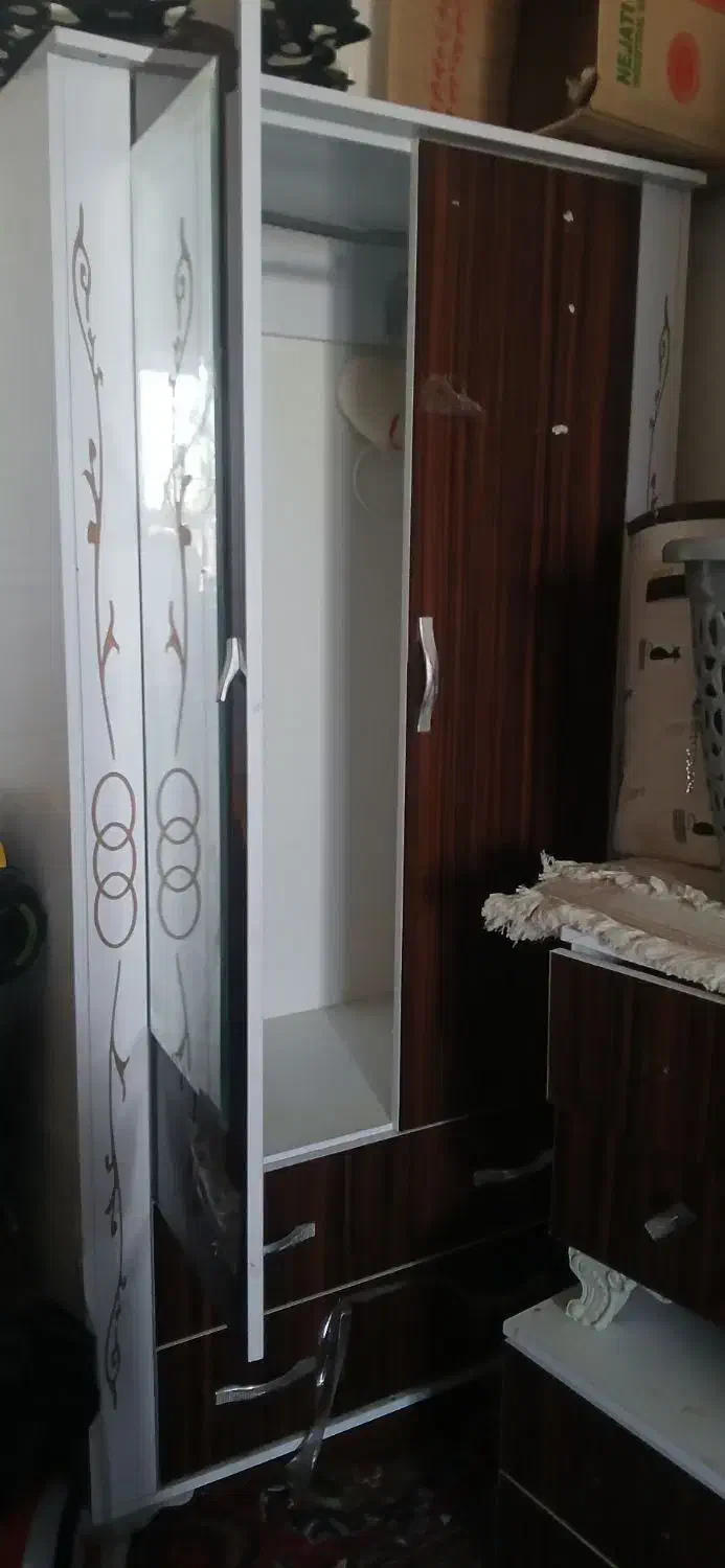 دراور سالم|جاکفشی، کمد، دراور|زابل, |دیوار