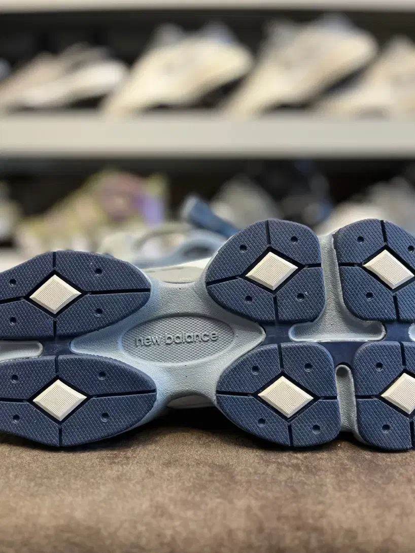 کتونی نیوبالانس ۹۰۶۰ رنگ آبی|کیف، کفش، کمربند|تهران, باشگاه نفت|دیوار