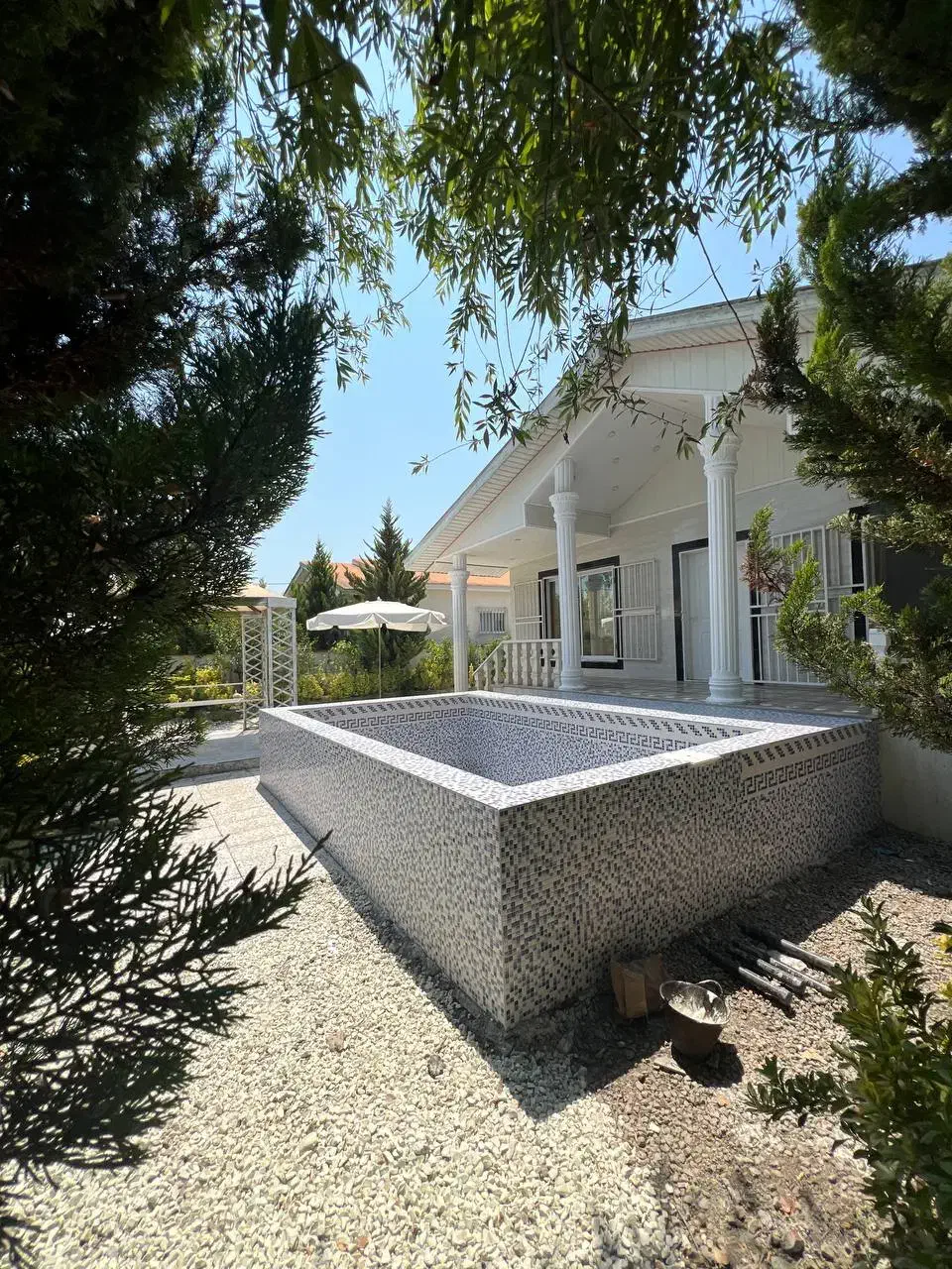 ویلاباغ استخردارمالک هستم مبله هم میدم|فروش خانه و ویلا|نور, |دیوار