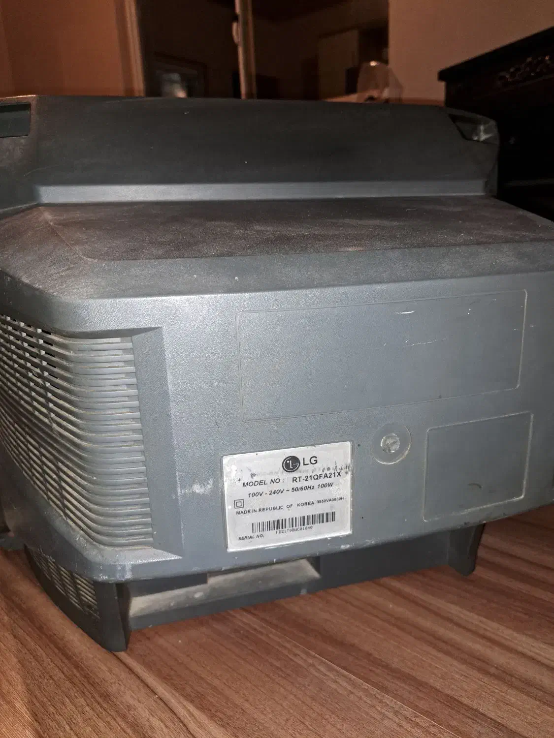 تلویزیون|تلویزیون و پروژکتور|آمل, |دیوار