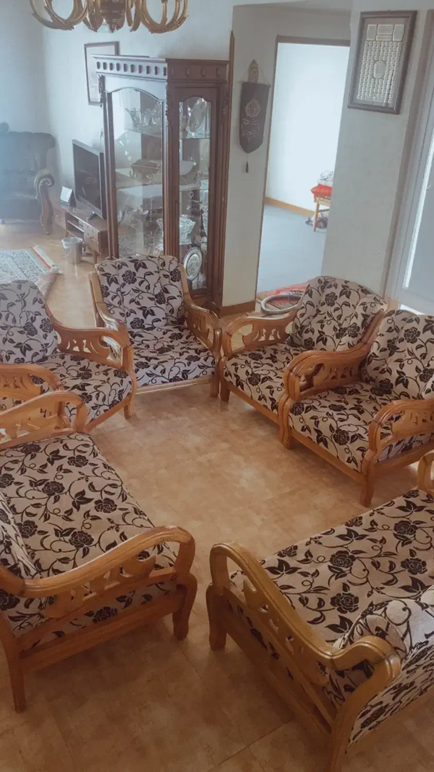 ست مبل ۸ نفره چوبی، تمیز و سالم|مبلمان خانگی و میز عسلی|فولادشهر, A4|دیوار