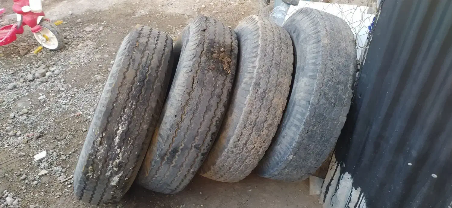 لاستیک نیسان جلو و عقب کامل|قطعات یدکی و لوازم جانبی|سنگدوین, |دیوار