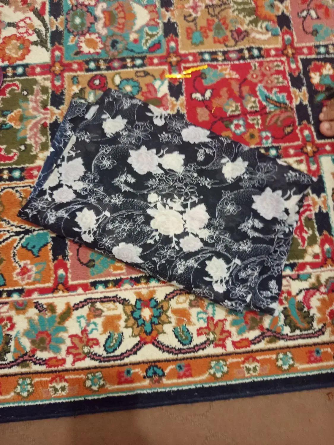 چادررنگی|لباس|تربت جام, یحیی آباد|دیوار