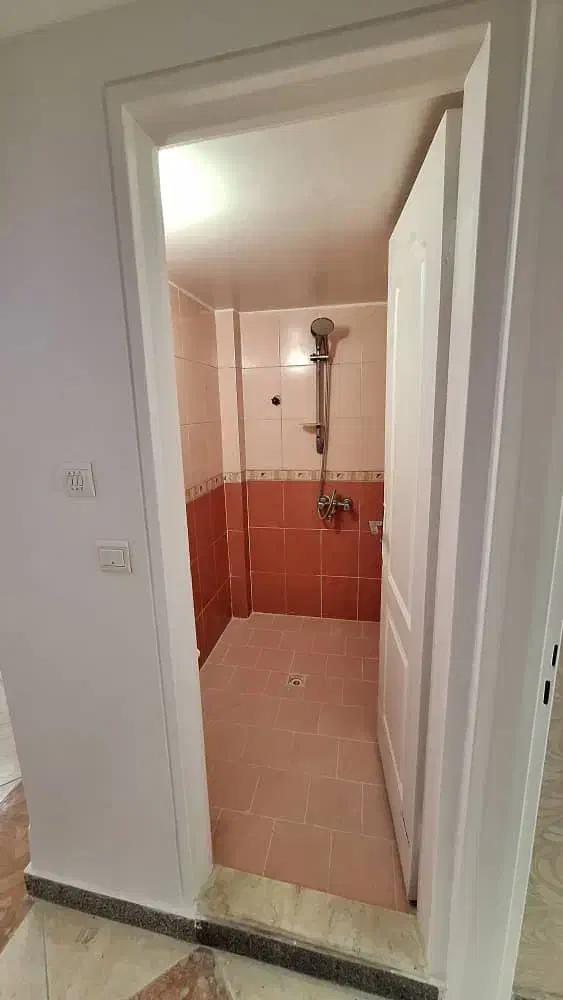 ۸۰متر/طبقه دوم/انباری/پارک موتور /قابل تبدیل