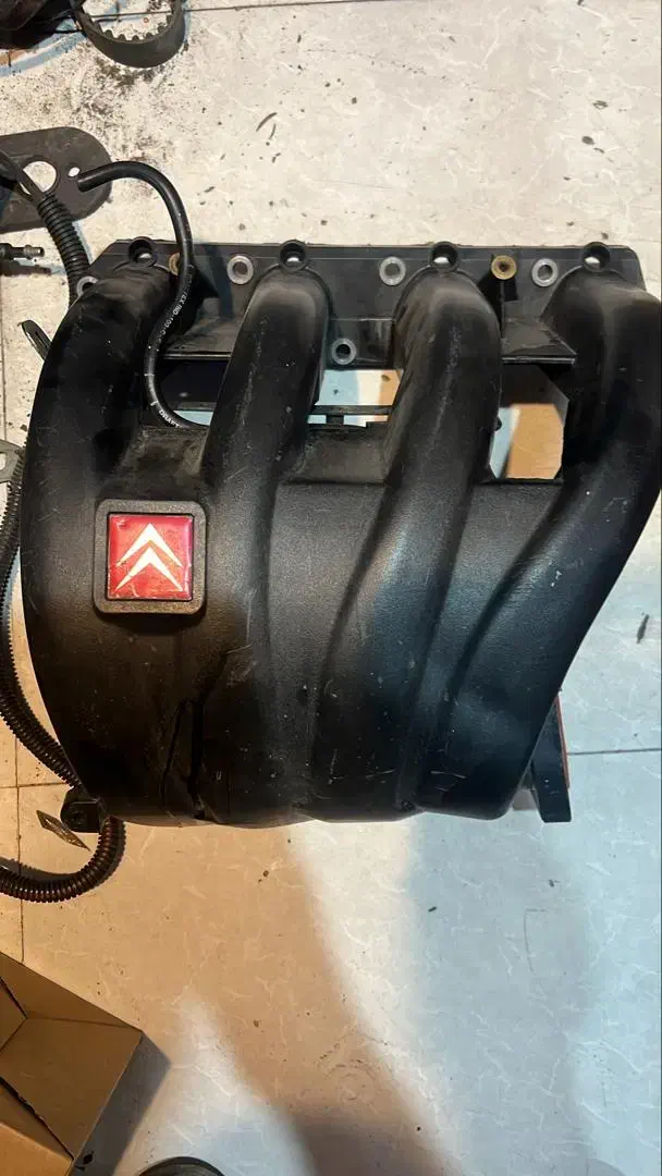 لوازم استوک زانتیا|قطعات یدکی و لوازم جانبی|اصفهان, رهنان|دیوار