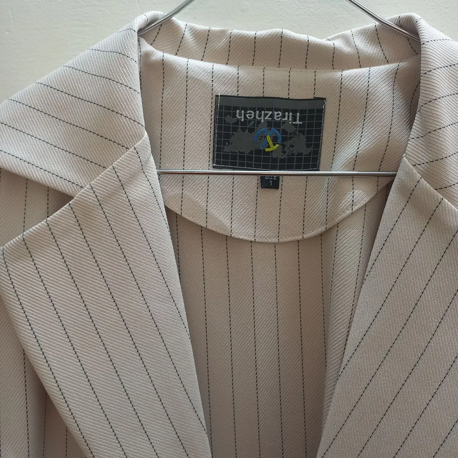 مانتو نونو|لباس|ورامین, ورامین|دیوار