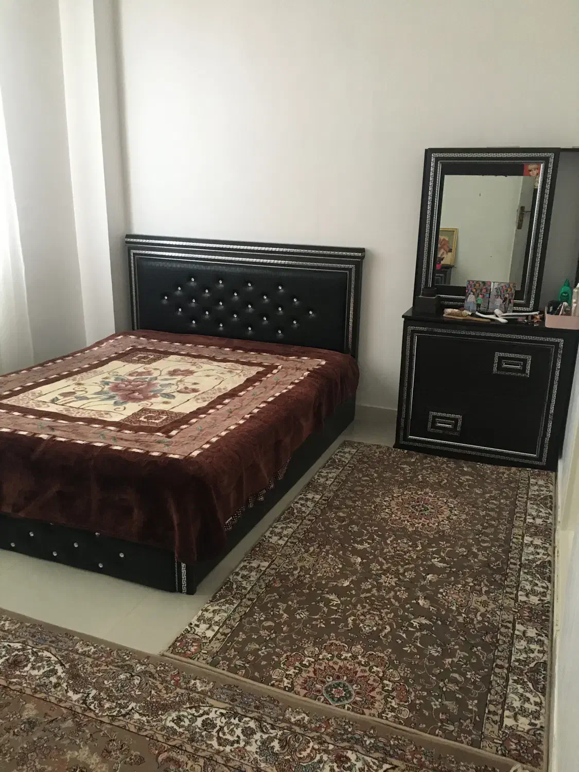 تخت خواب و میز آرایش|تخت و سرویس خواب|اردبیل, |دیوار
