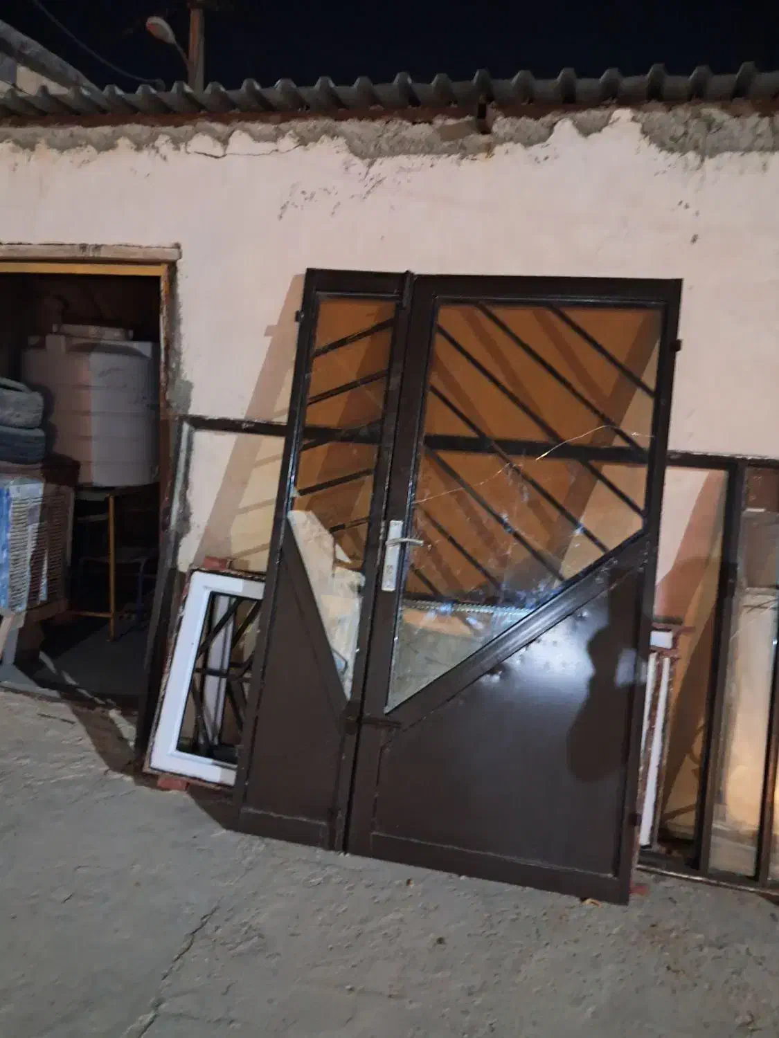 فروش درب حال باچهارچوب ودوعددپنجره دوجداره|مصالح و تجهیزات ساختمان|گله دار, |دیوار