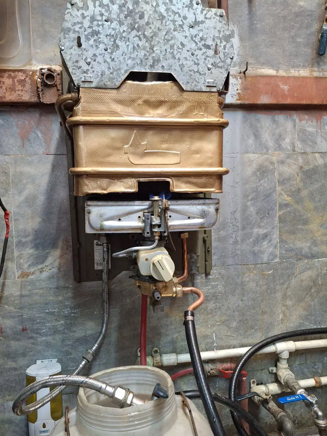 آبگرمکن پکیج دیواری تعمیرات سرویس شبانه روزی|آبگرمکن، پکیج، شوفاژ|تهران, نیروی هوایی (پیروزی)|دیوار