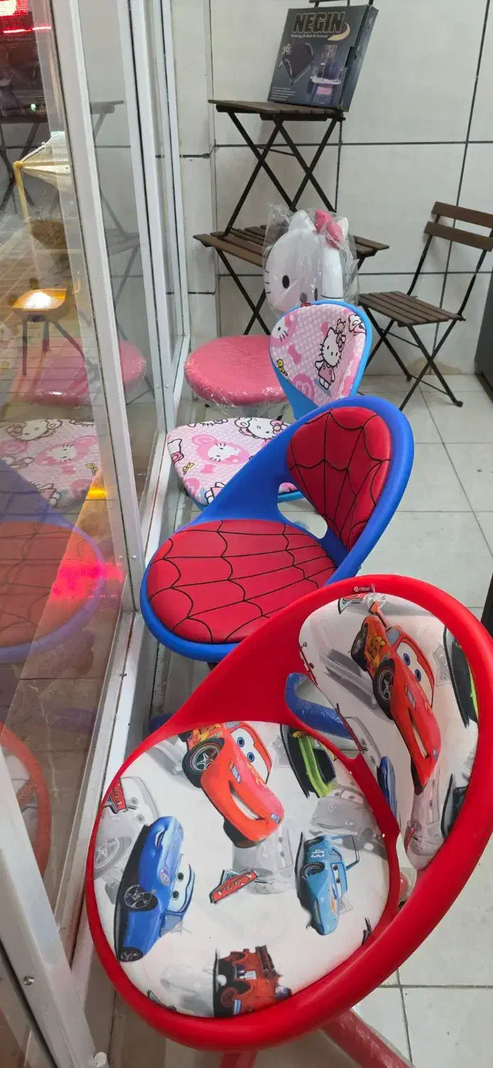 صندلی بچگانه نیلپر|تخت و صندلی بچه|شاهینشهر, عطار|دیوار