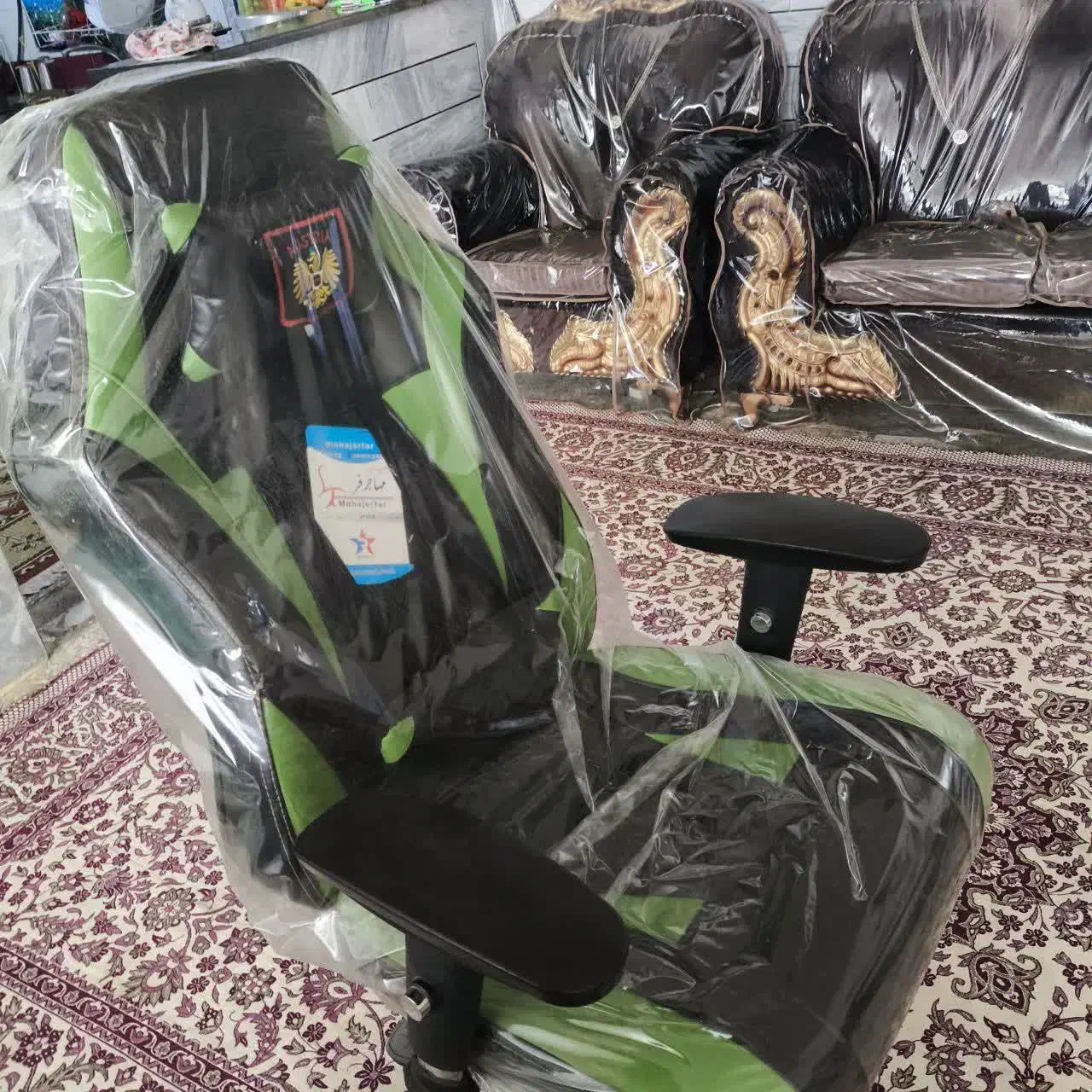 صندلی چرخ دار نو|صندلی و نیمکت|فلاورجان, |دیوار