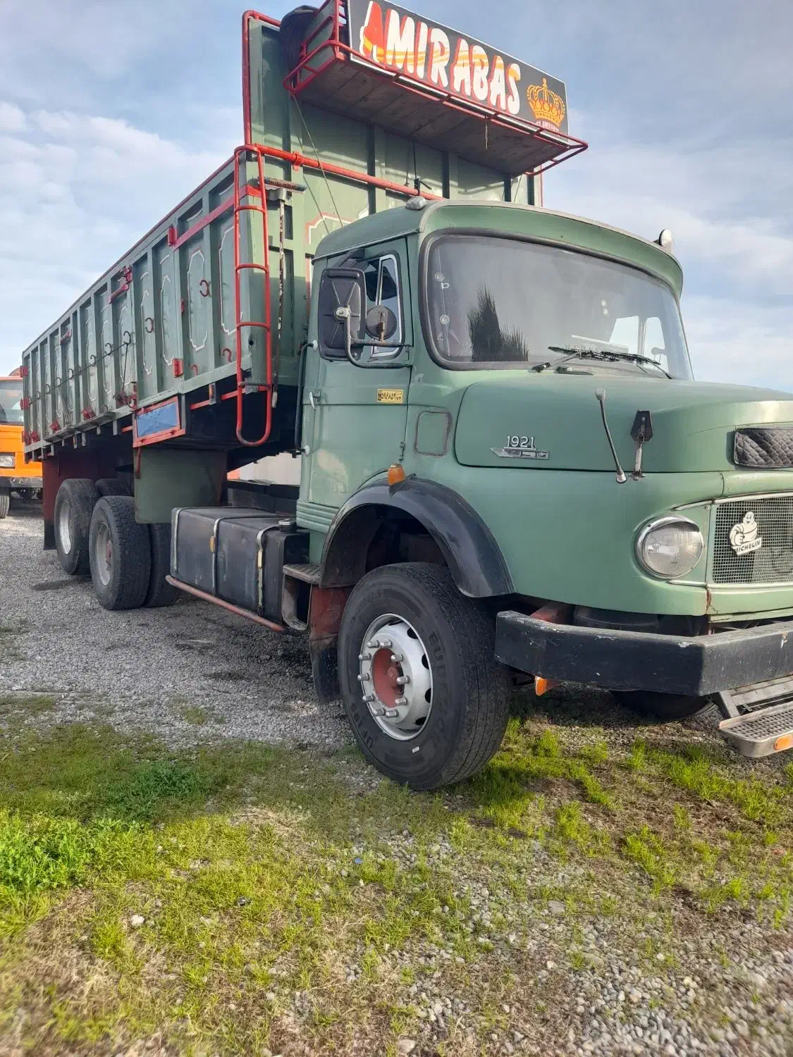 بنزدهچرخ ۱۳۵۴ باری کمپرس ۱۹۲۱|خودرو سنگین|قائم‌شهر, |دیوار