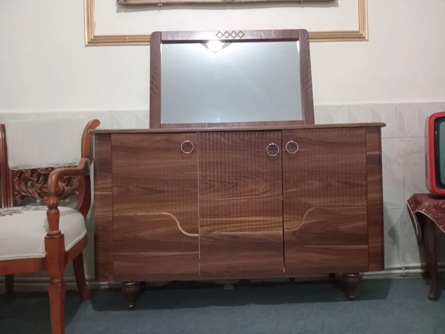 آیینه کنسول|بوفه، ویترین، کنسول|میانه, |دیوار