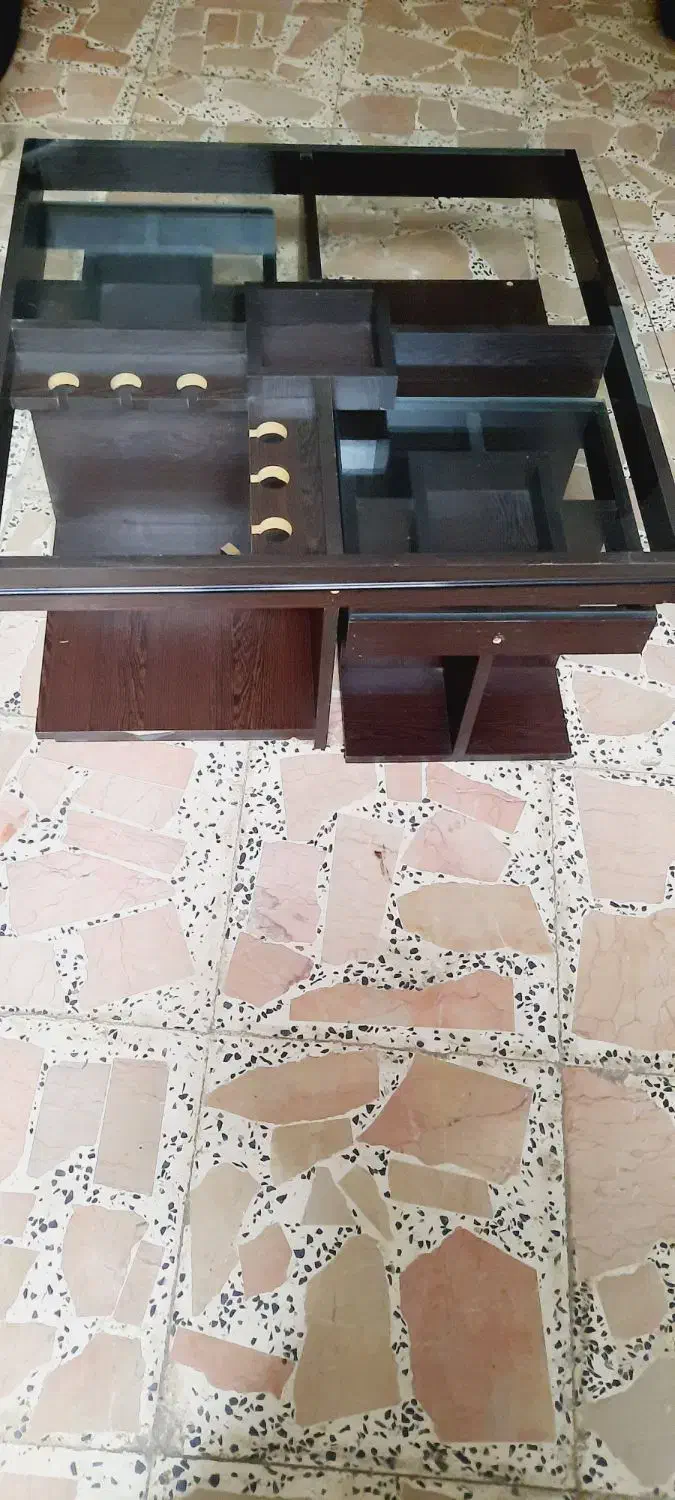 میزعسلی سالم چوبی شیشه ای|مبلمان خانگی و میز عسلی|رشت, هلال احمر|دیوار