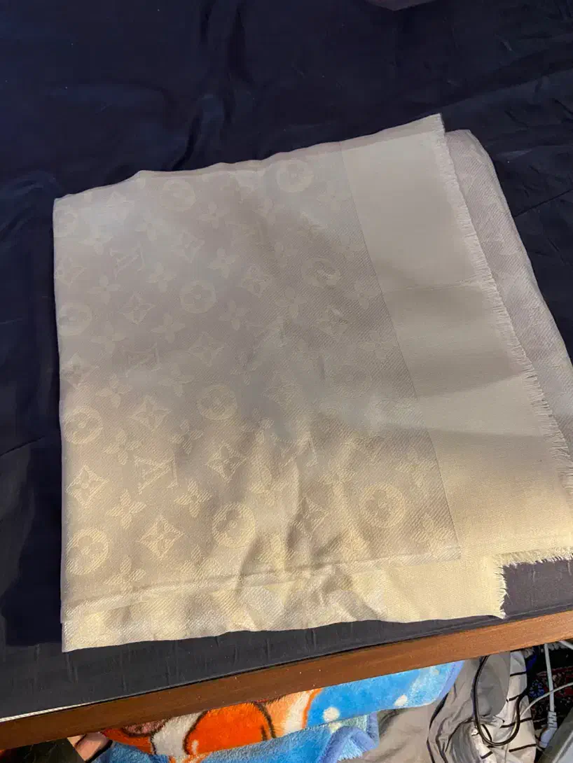 روسری لویی ویتون نو|لباس|تهران, تجریش|دیوار