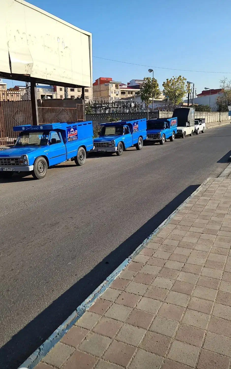 به تعدادی وانت،نیسان،کارگر حمل اثاثیه نیازمندیم|استخدام حمل و نقل|رشت, کوی حسینی|دیوار