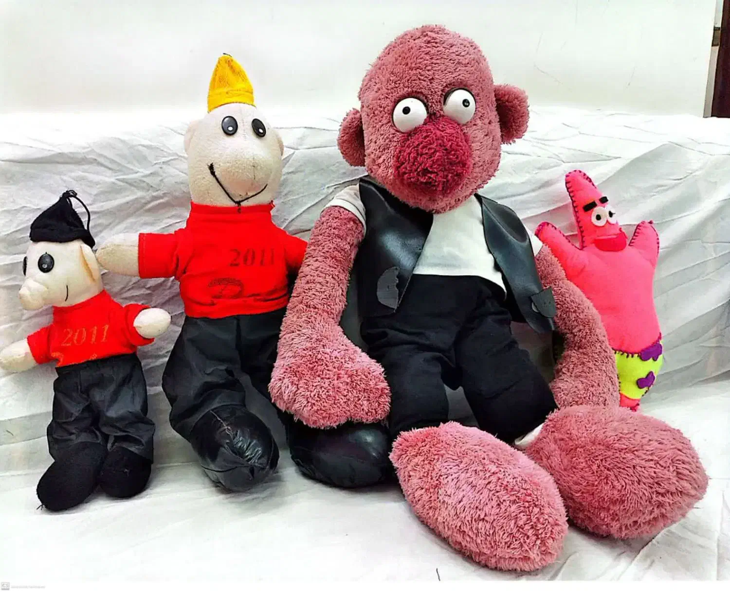 عروسک|اسباببازی|کاشمر, |دیوار