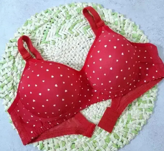 لباس زیر|لباس|اصفهان, خانه اصفهان|دیوار