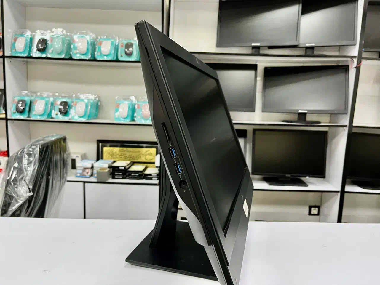 الین وان دل 2GBگرافیک مجزا رادگستر شعبه کفیشه|رایانه رومیزی|آبادان, |دیوار