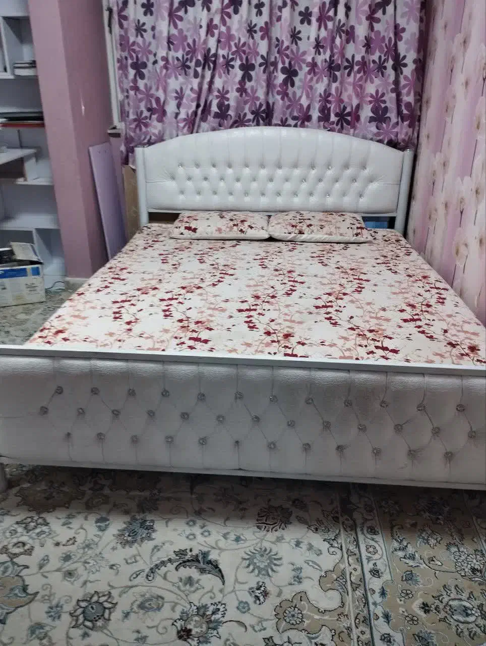 تخت دونفره با تشک کمد میز تحریر|تخت و سرویس خواب|همدان, |دیوار