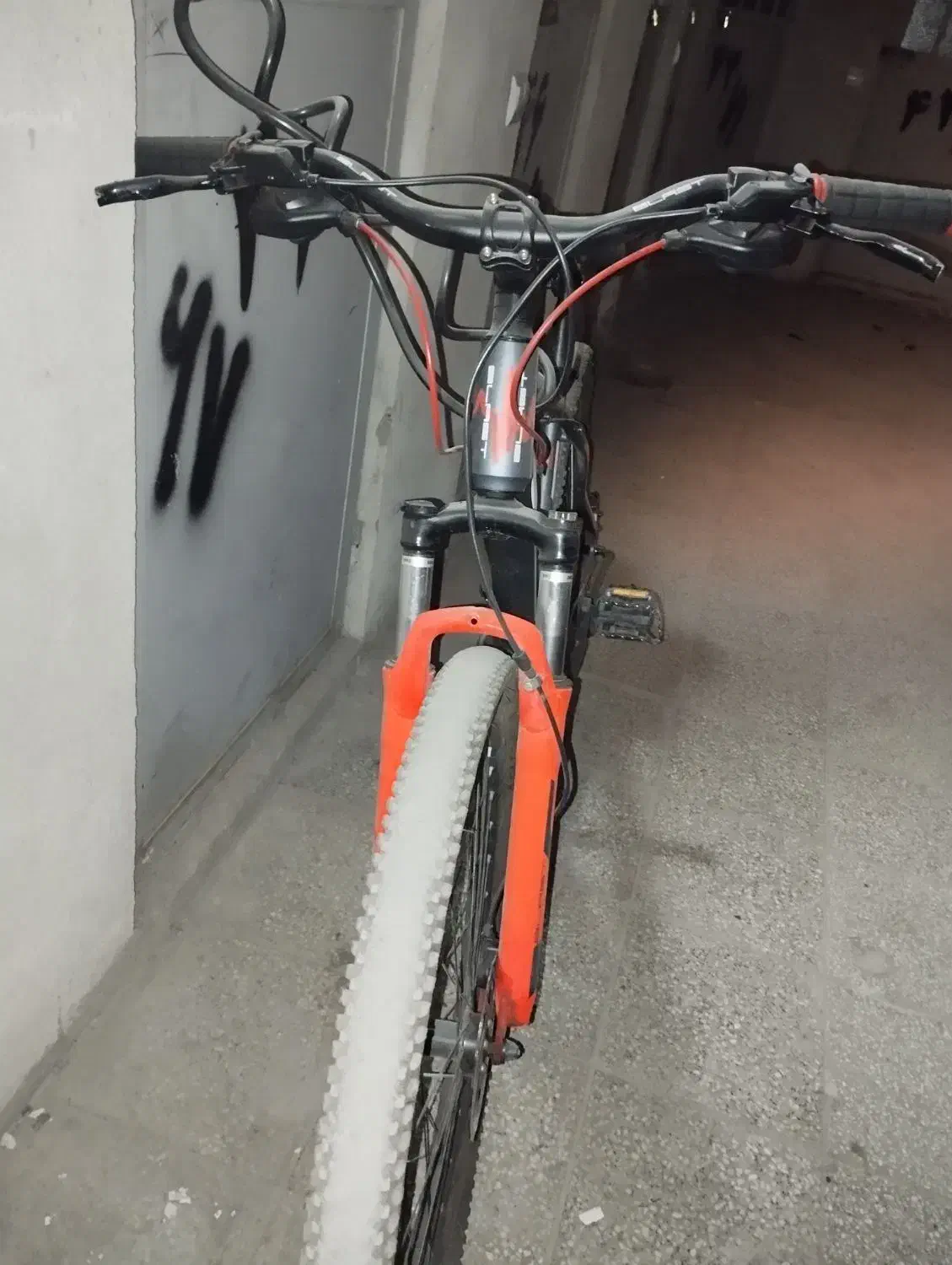 دوچرخه بلست سایز 29|دوچرخه، اسکیت، اسکوتر|میانه, |دیوار