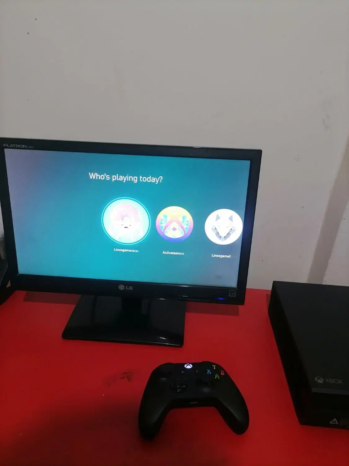 ایکس باکس وان همراه مانیتور ای جی و لوازم xbox one|کنسول، بازی ویدئویی و آنلاین|مشکین‌دشت, |دیوار