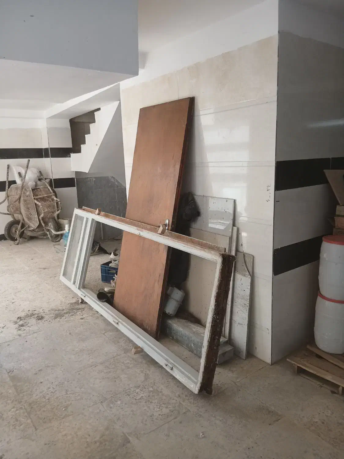 در و پنجره اهنی سنگین مخصوص ویلایی و روستا|مصالح و تجهیزات ساختمان|گرگان, |دیوار