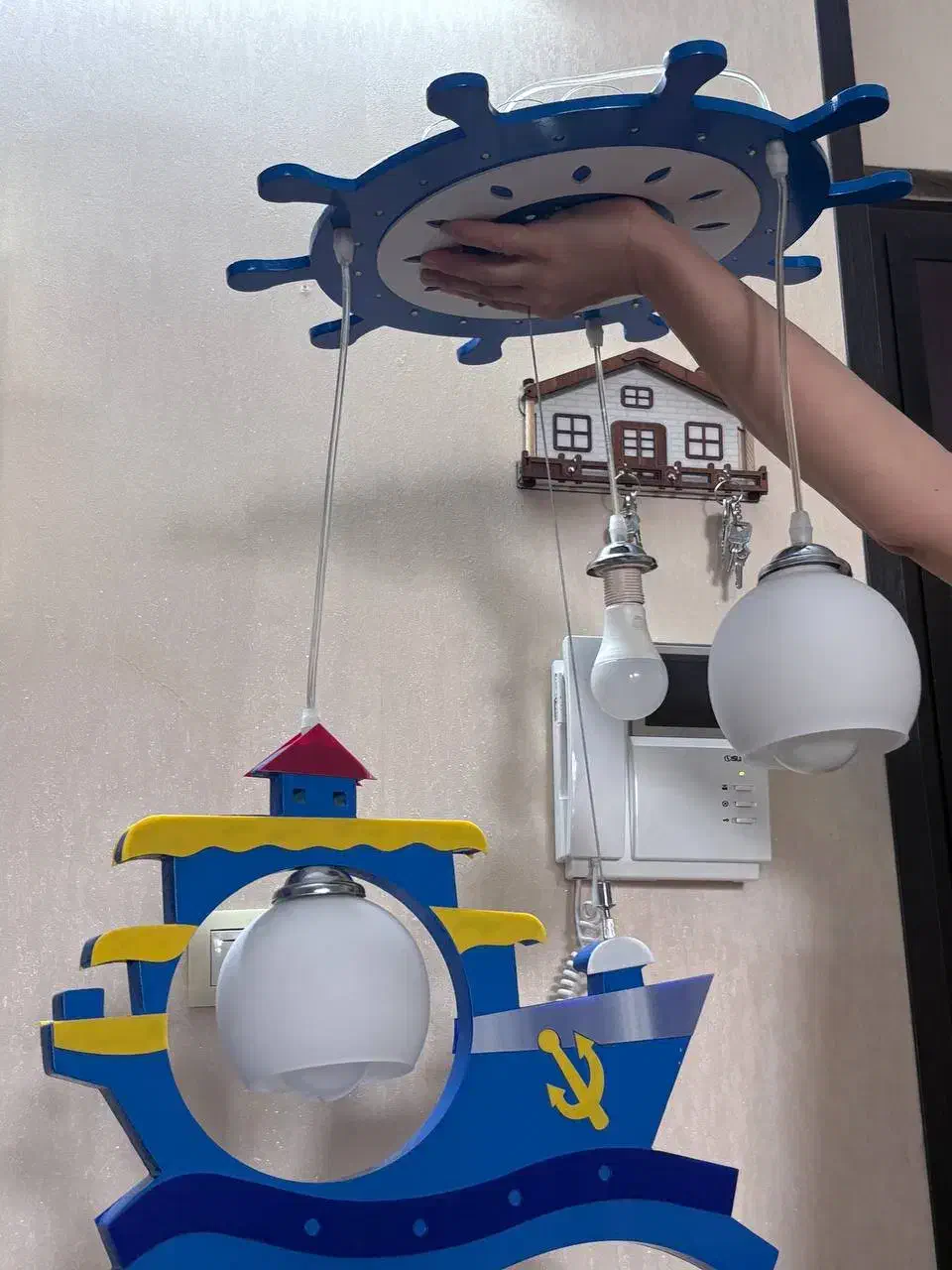 لوستر|لوستر و چراغ آویز|فردیس, داوری|دیوار