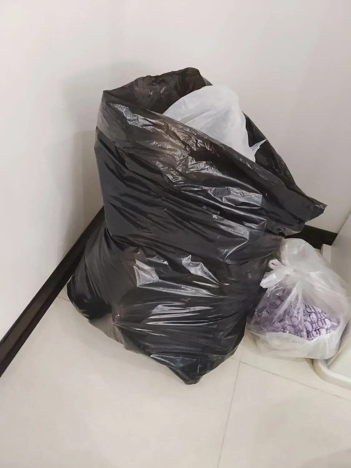 اشتباها یه سری وسایل بجای اشغال سر کوچه گذاشتم|اشیا|رشت, چمارسرا|دیوار