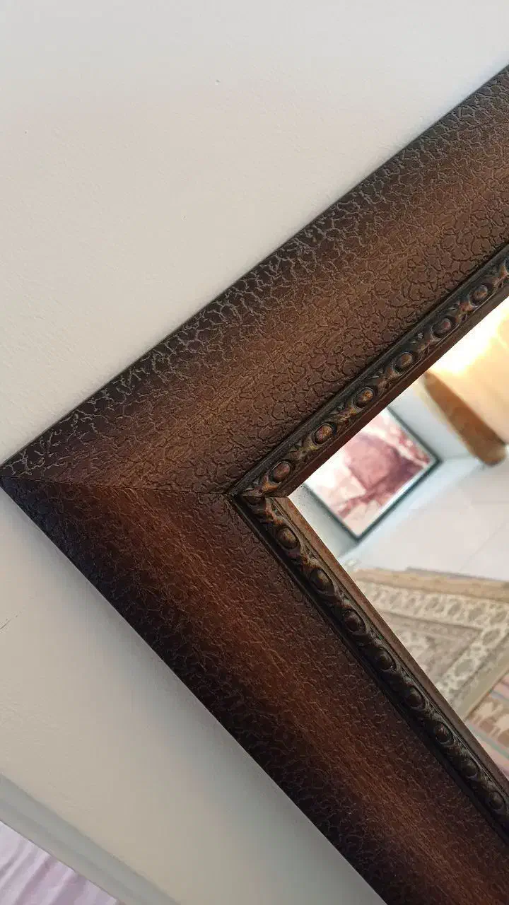 آینه|آینه|تهران, تسلیحات|دیوار