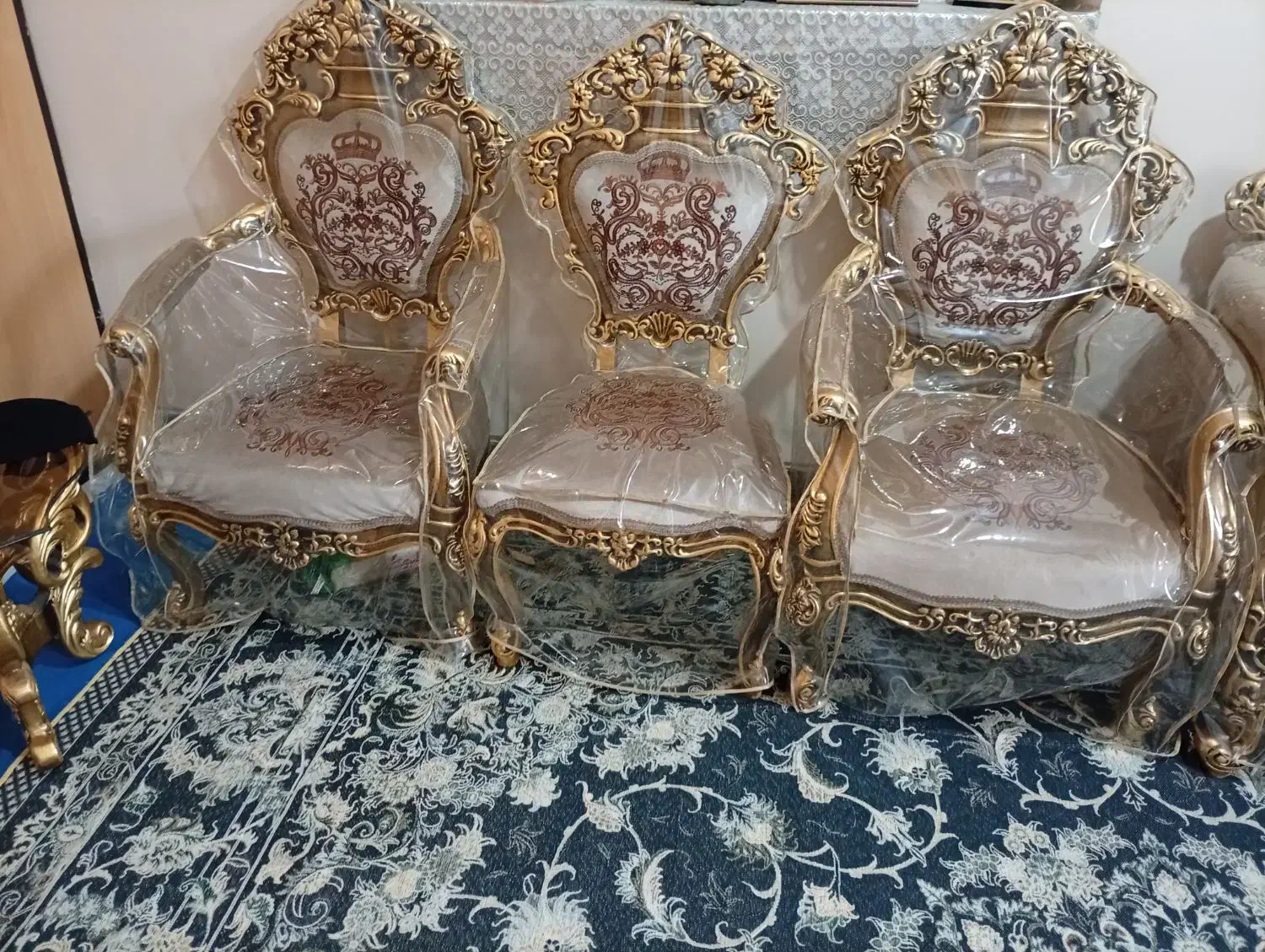 فروش مبل ۹ نفره|مبلمان خانگی و میز عسلی|شهرضا, |دیوار