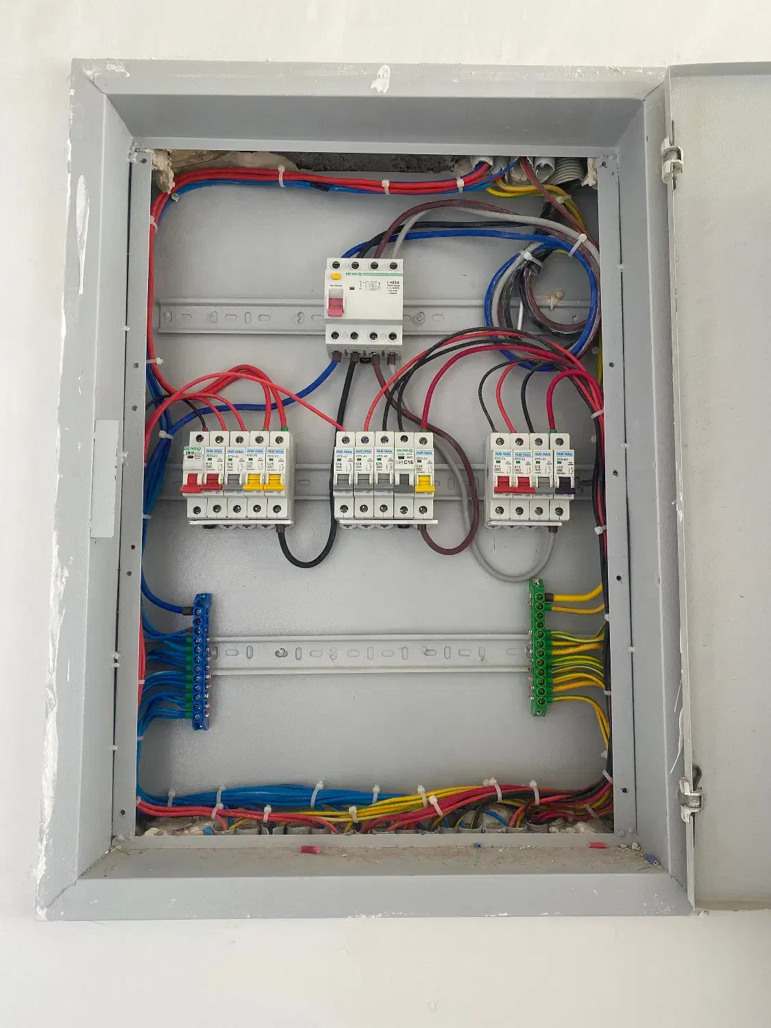 برقکاری ساختمان|استخدام معماری، عمران و ساختمانی|اهواز, کوی باهنر|دیوار