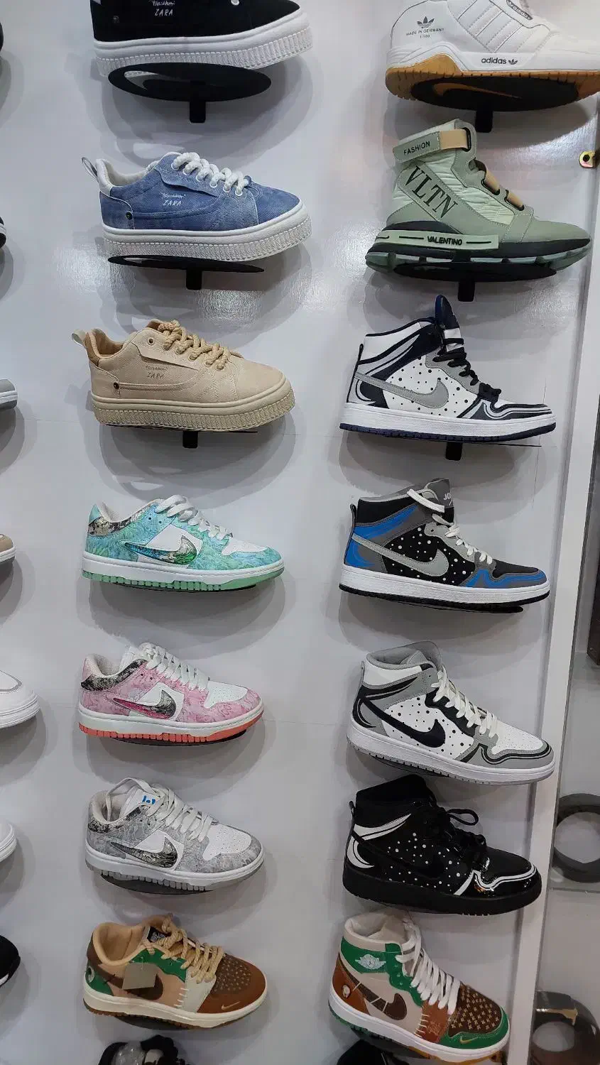 کفش اسپورت زنانه مردانه صدرا|کیف، کفش، کمربند|صدرا-فارس, فاز ۱|دیوار