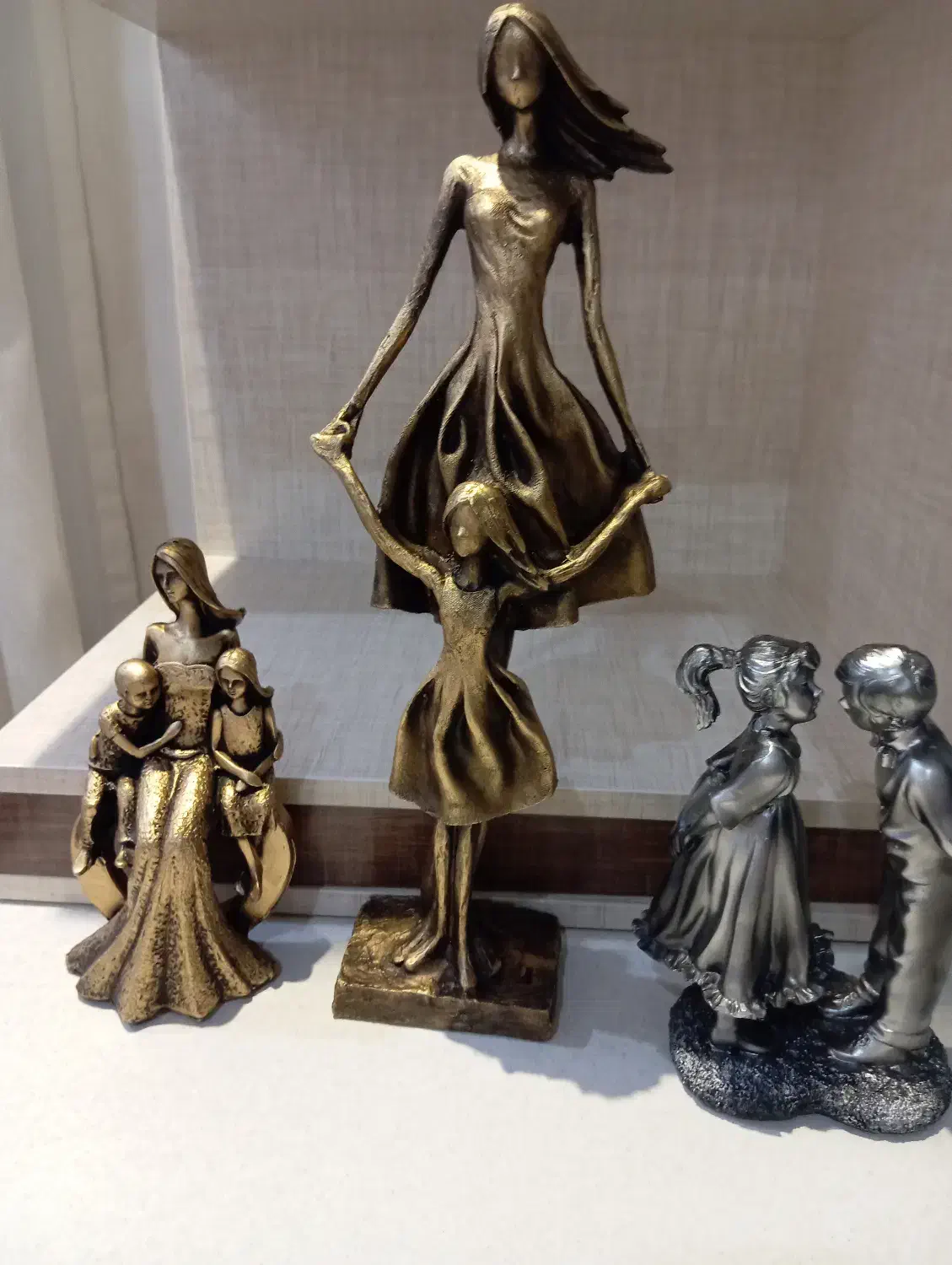 مجسمه|مجسمه، تندیس، ماکت|باغستان, |دیوار