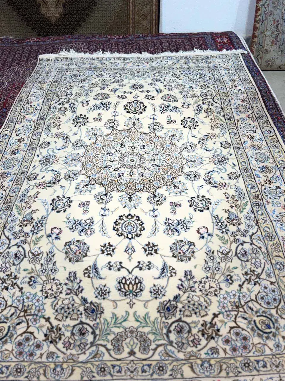 قالیچه تک نایین پرده ای در۲طرح مختلف|فرش|کرج, کوی امامیه|دیوار